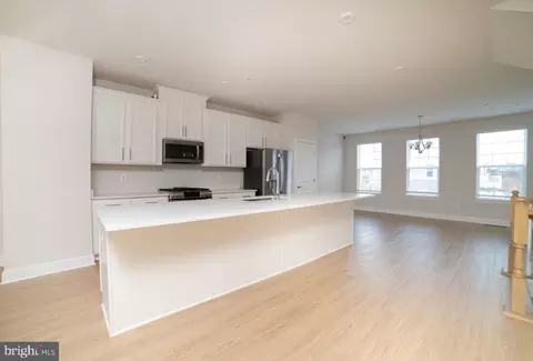 8369 Meadowood Dr, Hanover, MD 21076 photo 3