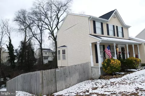 Exterior - 7816 Mallow Ct, Pasadena, MD 21122 photo 2 of 3