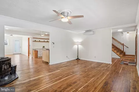 1614 Bentley Rd, Edgewater, MD 21037 photo 6