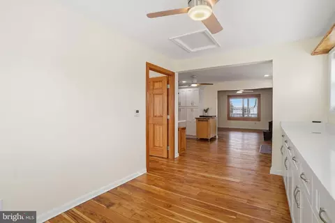 1614 Bentley Rd, Edgewater, MD 21037 photo 8