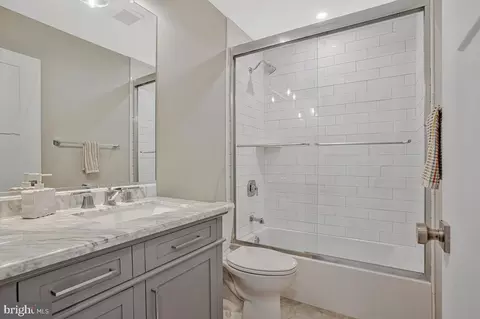 Bath - 3729 Beach Drive Blvd, Edgewater, MD 21037 photo 3 of 3