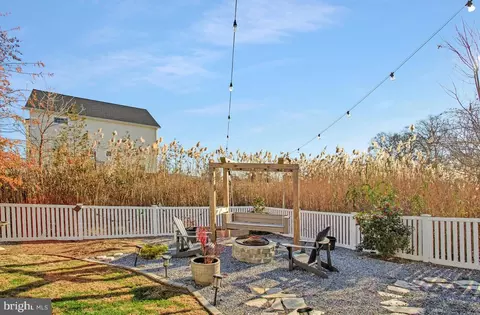 Exterior - 3729 Beach Drive Blvd, Edgewater, MD 21037 photo 2 of 5