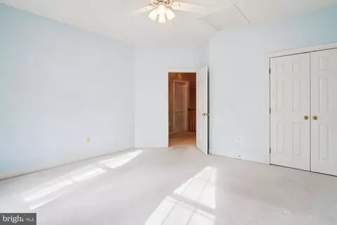 Bedroom - 328 Colony Point Pl, Edgewater, MD 21037 photo 4 of 8