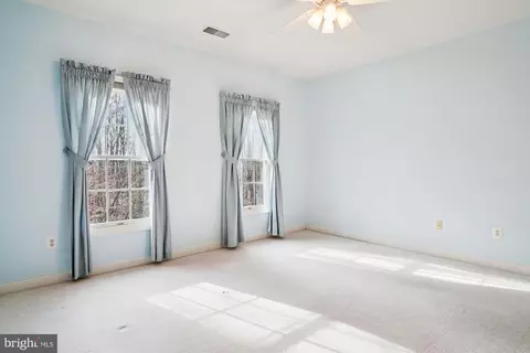 Bedroom - 328 Colony Point Pl, Edgewater, MD 21037 photo 6 of 8