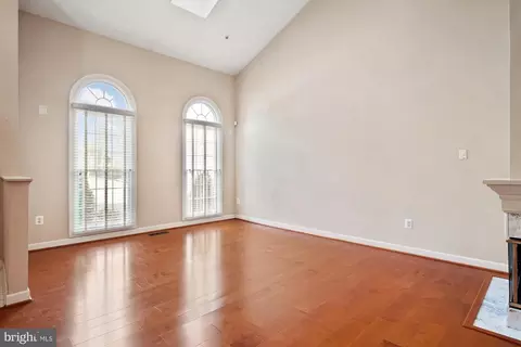 Living - 328 Colony Point Pl, Edgewater, MD 21037 photo 5 of 5