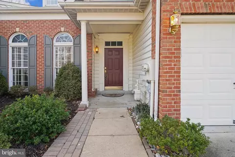 Entry Way - 328 Colony Point Pl, Edgewater, MD 21037 photo 1 of 5