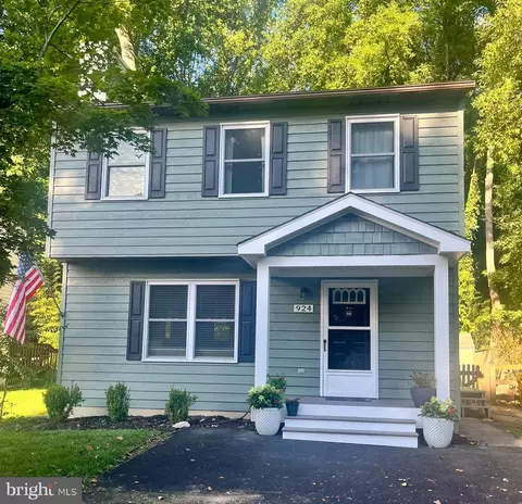 924 N Forest Trl, Crownsville, MD 21032