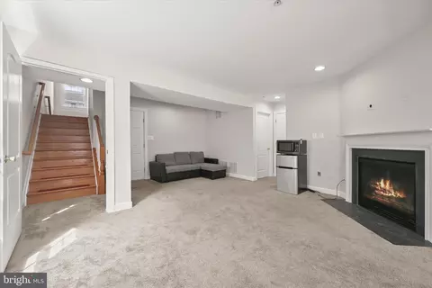Living - 2311 Abby Rd, Edgewater, MD 21037 photo 4 of 4