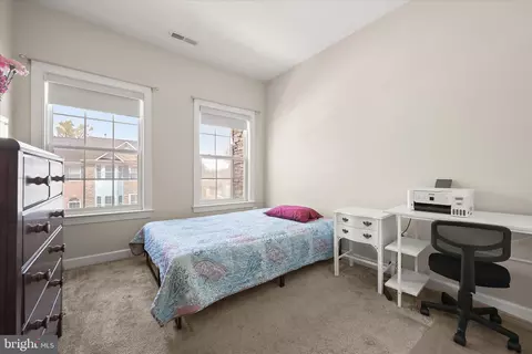 Bedroom - 2311 Abby Rd, Edgewater, MD 21037 photo 5 of 6