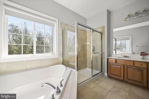 Bath - 2311 Abby Rd, Edgewater, MD 21037 photo 2 of 3