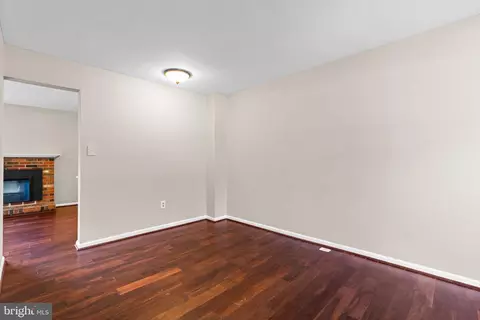 Living - 1705 Hart Ct, Crofton, MD 21114 photo 4 of 9