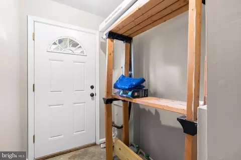 Entry Way - 1705 Hart Ct, Crofton, MD 21114 photo 2 of 3