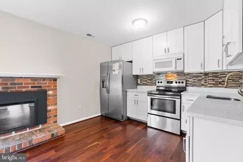Kitchen - 1705 Hart Ct, Crofton, MD 21114 photo 1 of 4