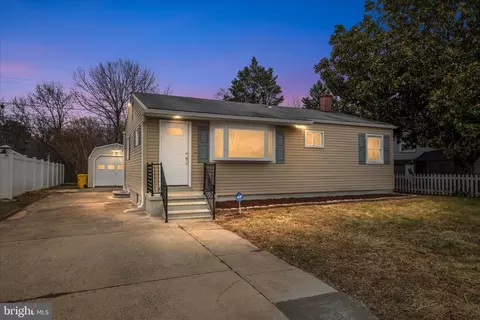 7831 Overhill Rd, Glen Burnie, MD 21060