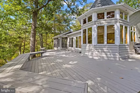 Exterior - 105 Wallace Manor Rd, Edgewater, MD 21037 photo 5 of 5
