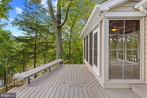 Exterior - 105 Wallace Manor Rd, Edgewater, MD 21037 photo 3 of 5