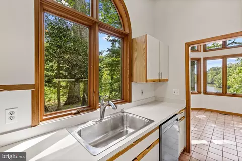 Kitchen - 105 Wallace Manor Rd, Edgewater, MD 21037 photo 1 of 1