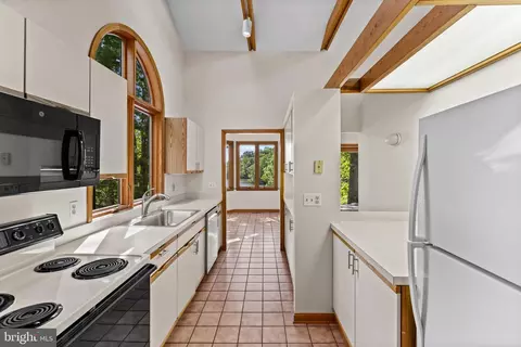 Entry Way - 105 Wallace Manor Rd, Edgewater, MD 21037 photo 1 of 1