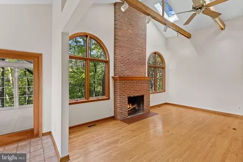 Living - 105 Wallace Manor Rd, Edgewater, MD 21037 photo 1 of 4
