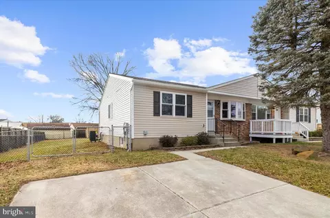 905 220th St, Pasadena, MD 21122 photo 3