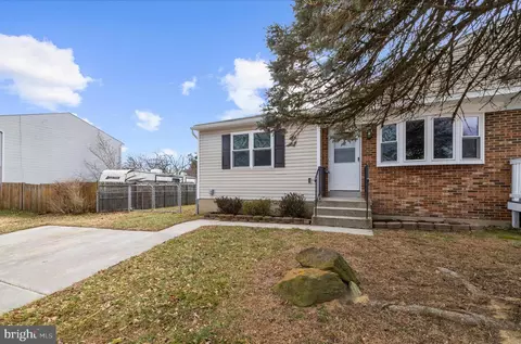 905 220th St, Pasadena, MD 21122 photo 4