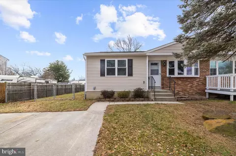 905 220th St, Pasadena, MD 21122 photo 2