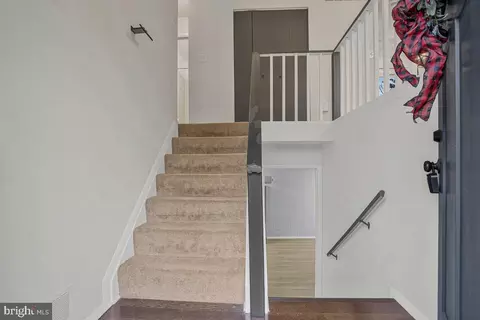 Entry Way - 7759 Glen Ave, Pasadena, MD 21122 photo 1 of 6