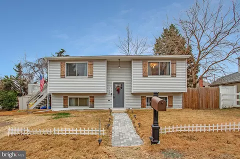 7759 Glen Ave, Pasadena, MD 21122