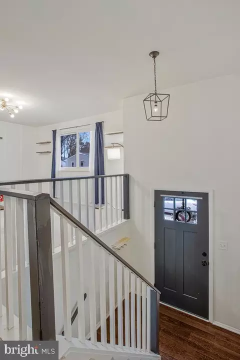 Entry Way - 7759 Glen Ave, Pasadena, MD 21122 photo 2 of 6