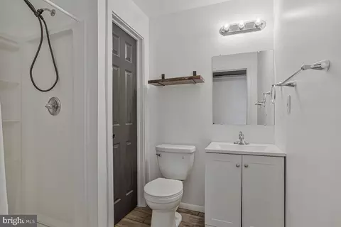 Bath - 7759 Glen Ave, Pasadena, MD 21122 photo 2 of 2