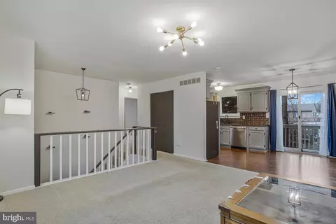 Entry Way - 7759 Glen Ave, Pasadena, MD 21122 photo 3 of 6