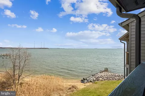 2018 Quay Village Ct #201, Annapolis, MD 21403