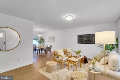 560 Edwards Dr, Odenton, MD 21113 photo 4