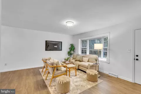 560 Edwards Dr, Odenton, MD 21113 photo 5