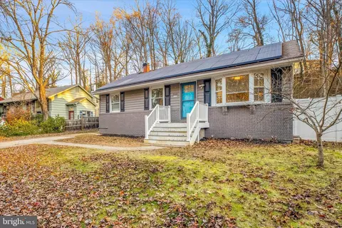 560 Edwards Dr, Odenton, MD 21113