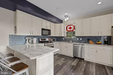 Kitchen - 4220 Kings Rd, Edgewater, MD 21037 photo 5 of 5