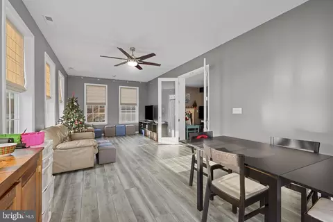 Entry Way - 4220 Kings Rd, Edgewater, MD 21037 photo 16 of 17