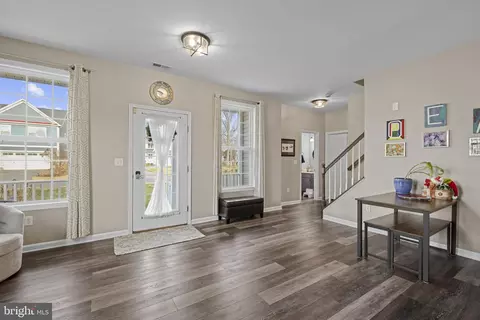 Entry Way - 4220 Kings Rd, Edgewater, MD 21037 photo 2 of 17