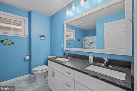 Bath - 4220 Kings Rd, Edgewater, MD 21037 photo 2 of 3