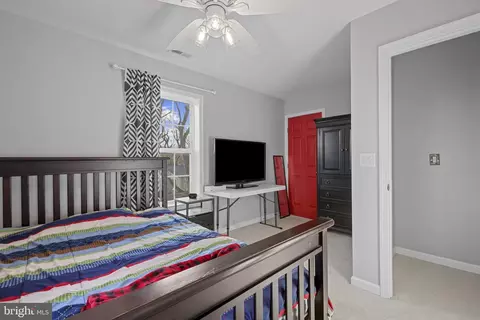 Bedroom - 4220 Kings Rd, Edgewater, MD 21037 photo 12 of 13