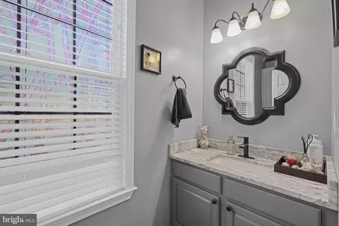 Entry Way - 4220 Kings Rd, Edgewater, MD 21037 photo 3 of 17