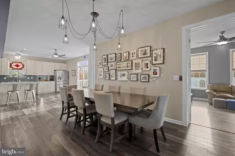 Dining - 4220 Kings Rd, Edgewater, MD 21037 photo 1 of 2
