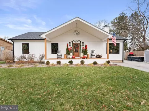 428 Royal Beach Rd, Pasadena, MD 21122