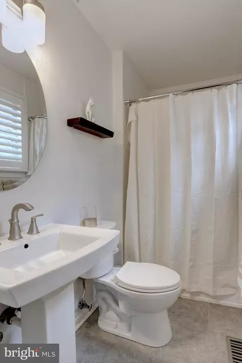 219 C St, Pasadena, MD 21122 photo 31