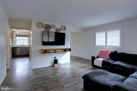 219 C St, Pasadena, MD 21122 photo 15