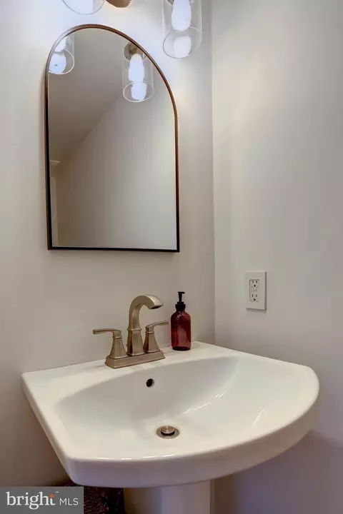 219 C St, Pasadena, MD 21122 photo 43