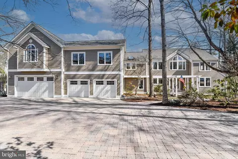 Exterior - 48 Poplar Point Rd, Edgewater, MD 21037 photo 4 of 8