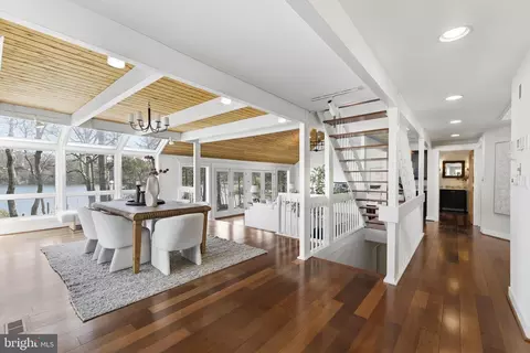 Entry Way - 48 Poplar Point Rd, Edgewater, MD 21037 photo 3 of 10