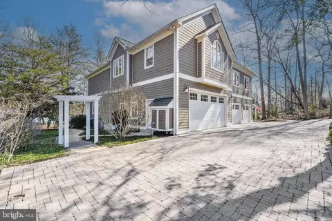 Exterior - 48 Poplar Point Rd, Edgewater, MD 21037 photo 5 of 8