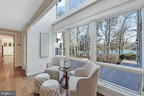 Entry Way - 48 Poplar Point Rd, Edgewater, MD 21037 photo 5 of 10